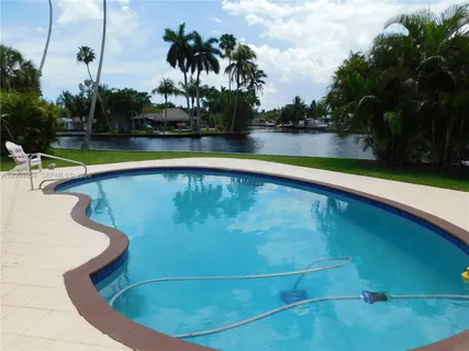 $8,500 | 108 Northeast 30th Street, Wilton Manors, FL 33334