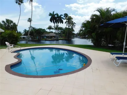 $8,500 | 108 Northeast 30th Street, Wilton Manors, FL 33334
