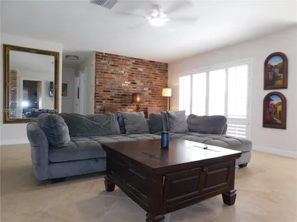 $8,500 | 108 Northeast 30th Street, Wilton Manors, FL 33334