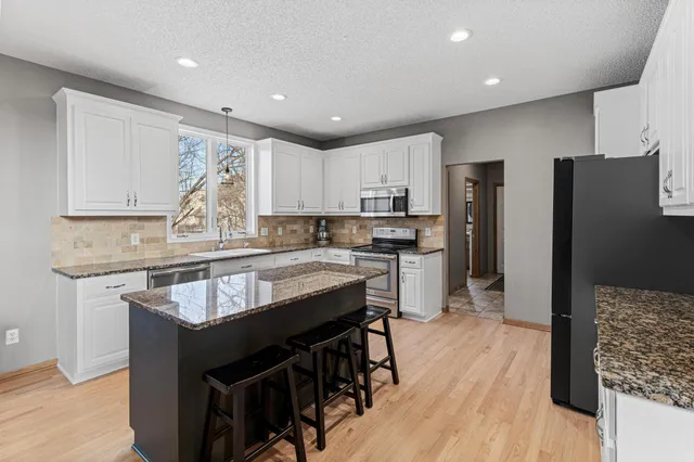 $600,000 | 10813 185th Court Northwest, Elk River, MN 55330