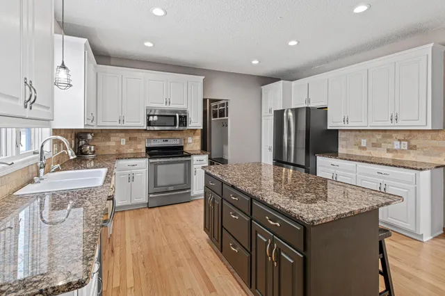 $600,000 | 10813 185th Court Northwest, Elk River, MN 55330