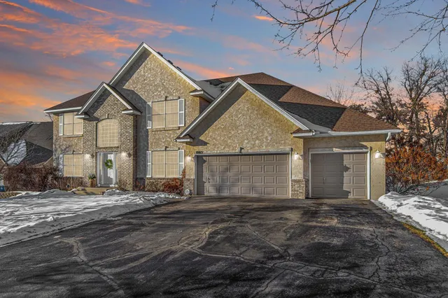 $600,000 | 10813 185th Court Northwest, Elk River, MN 55330