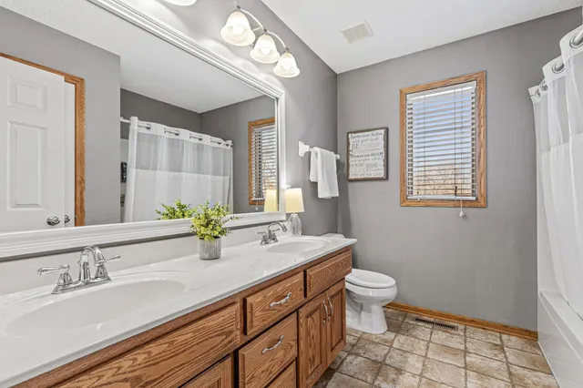 $600,000 | 10813 185th Court Northwest, Elk River, MN 55330