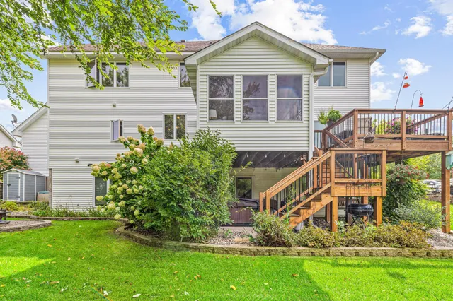 $600,000 | 10813 185th Court Northwest, Elk River, MN 55330