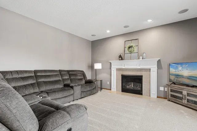 $600,000 | 10813 185th Court Northwest, Elk River, MN 55330