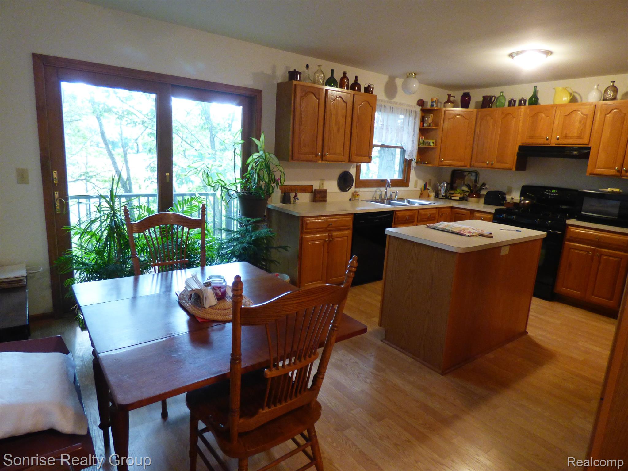 10232 Spencer Road Brighton, MI 48114 - Photo 13 of 32 Gallery Image 13