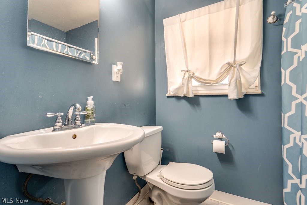 6710 Ackley Road Parma, OH 44129 - Photo 12 of 19