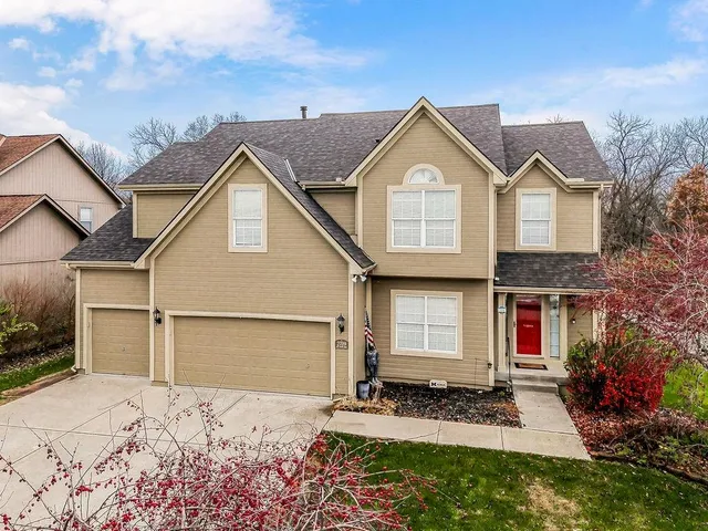 $470,000 | 2709 Southwest Golden Eagle Road, Lee's Summit, MO 64082
