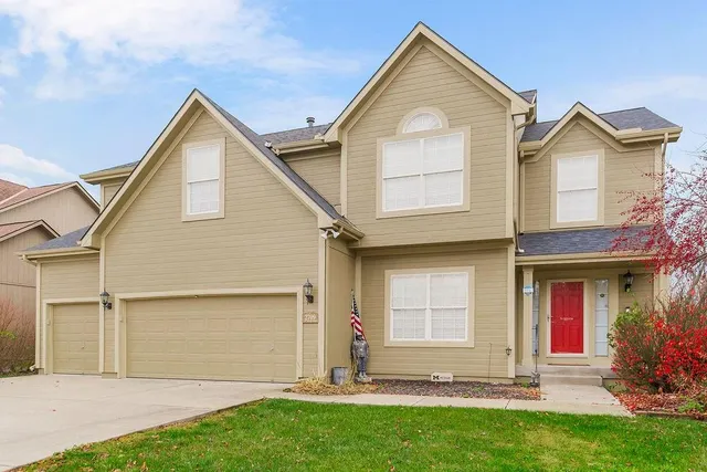 $470,000 | 2709 Southwest Golden Eagle Road, Lee's Summit, MO 64082