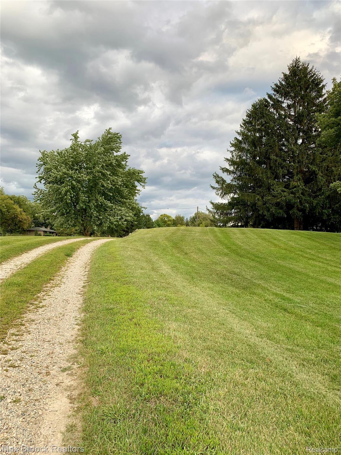 7751 Farley Road Pinckney, MI 48169 - Photo 20 of 55 36B01E25-9261-413A-AE96-59C3CFA0E7D4.jpeg