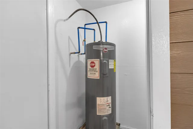 $165,000 | 14911 Wunderlich Drive, Unit 609, Houston, TX 77069