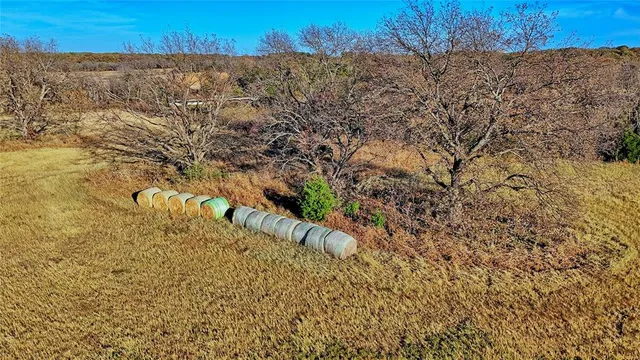 a view of a area with mountain view