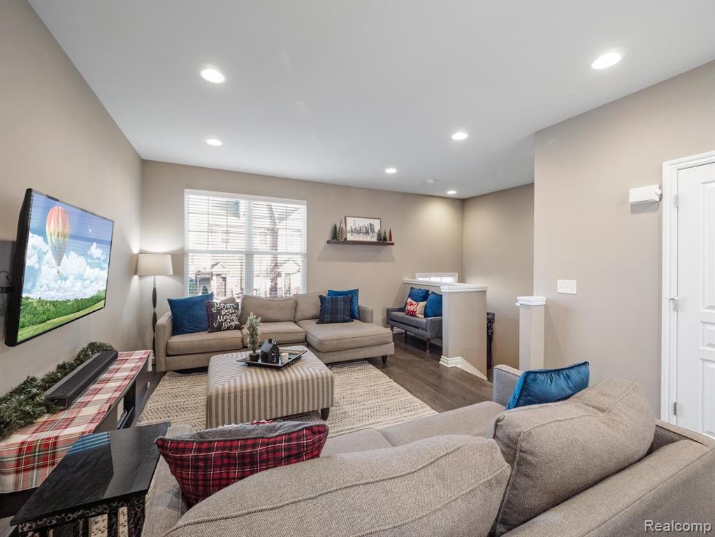 2665 Helmsdale Circle Rochester Hills, MI 48307 - Photo 9 of 33