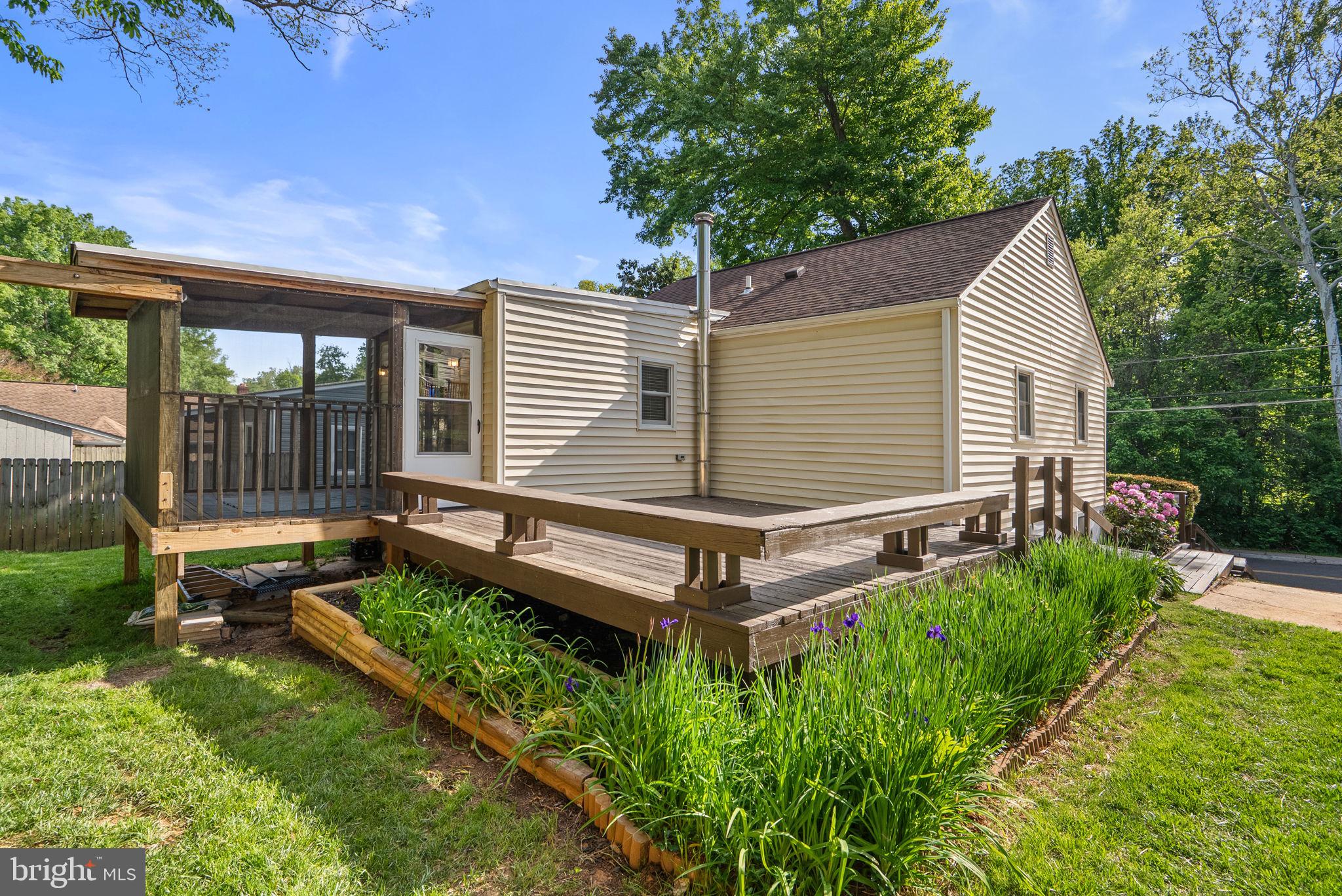 11905 Dewey Road Silver Spring, MD 20906 - Photo 26 of 31 Rear Exterior