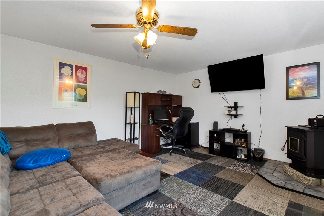 6114 188th Avenue Southwest Rochester, WA 98579 - Photo 12 of 30
