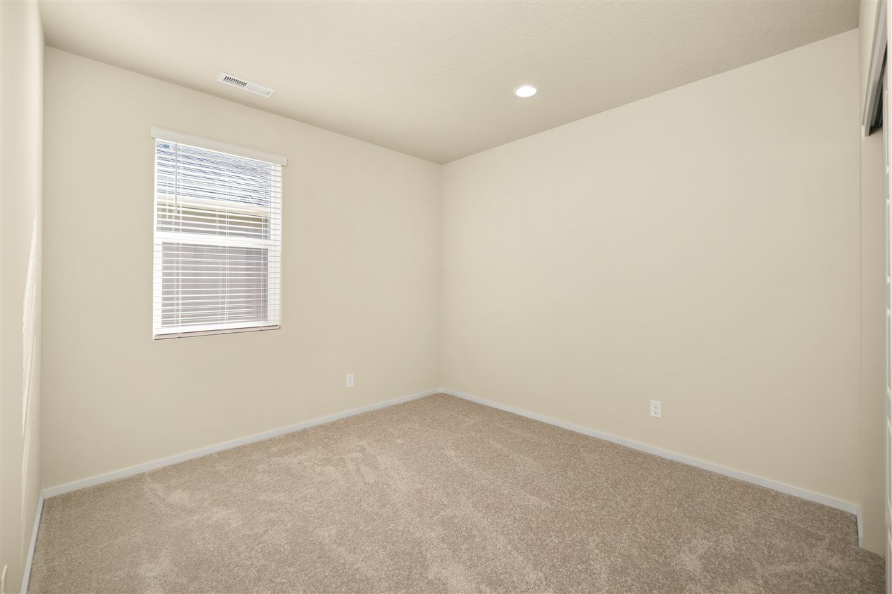 6409 South Soda Road Spokane, WA 99224 - Photo 3 of 12