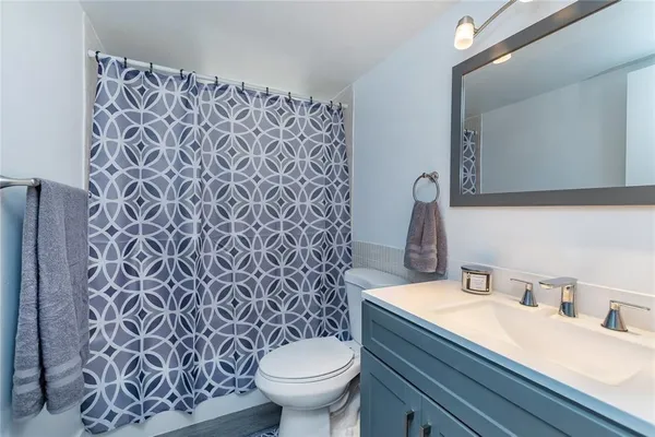 $219,500 | 1101 Northeast 191st Street, Unit H301, Miami, FL 33179