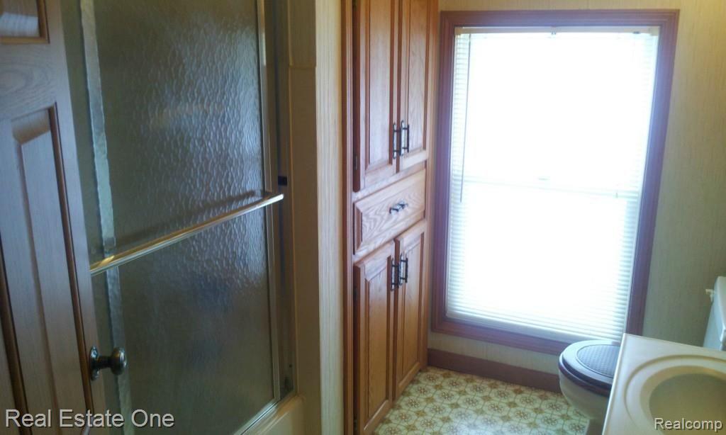 1300 West Rose Center Road Holly, MI 48442 - Photo 34 of 45 Upstairs Master Bathroom