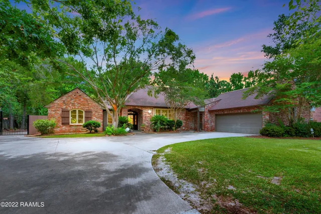 $2,500 | 403 Phoenix Drive, Lafayette, LA 70503