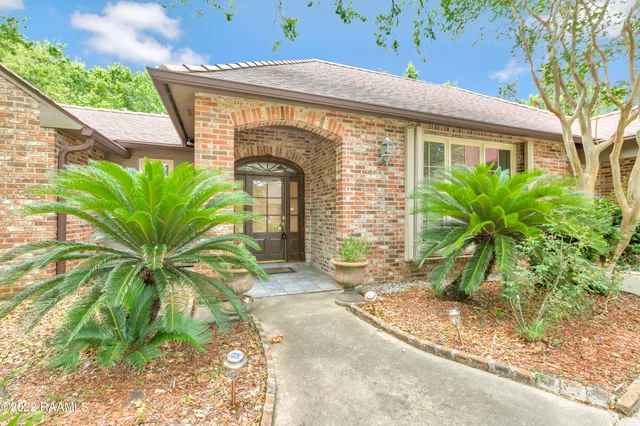 $2,500 | 403 Phoenix Drive, Lafayette, LA 70503