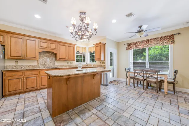 $2,500 | 403 Phoenix Drive, Lafayette, LA 70503