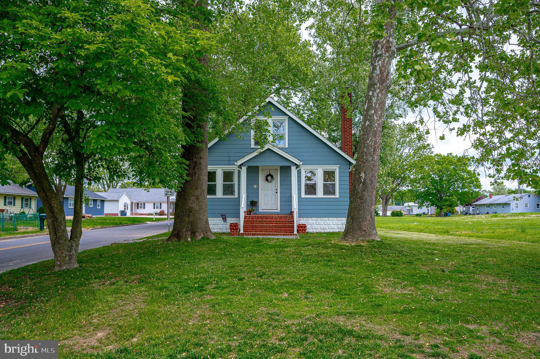 8 Kansas Road Pennsville, NJ 08070 - Photo 3 of 34