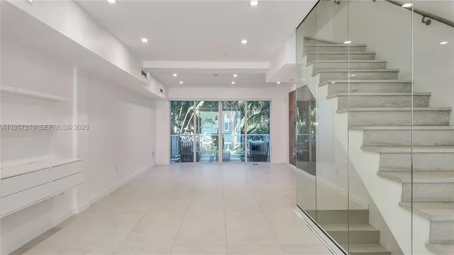 $7,000 | 455 Northeast 39th Street, Unit 304, Miami, FL 33137