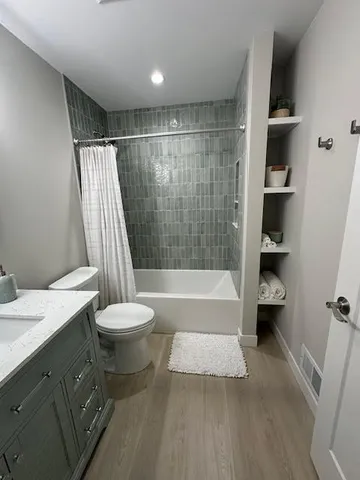 $459,900 | 2015 64th Street, Fennville, MI 49408