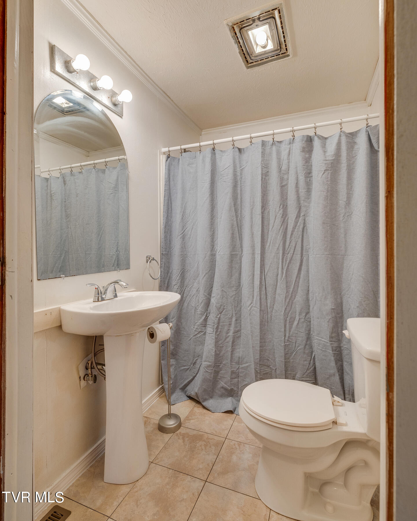 1692 Ridgeway Drive Kingsport, TN 37664 - Photo 15 of 27 018