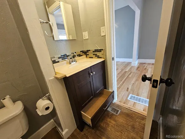 $1,395 | 1807 East 37th Avenue, Denver, CO 80205