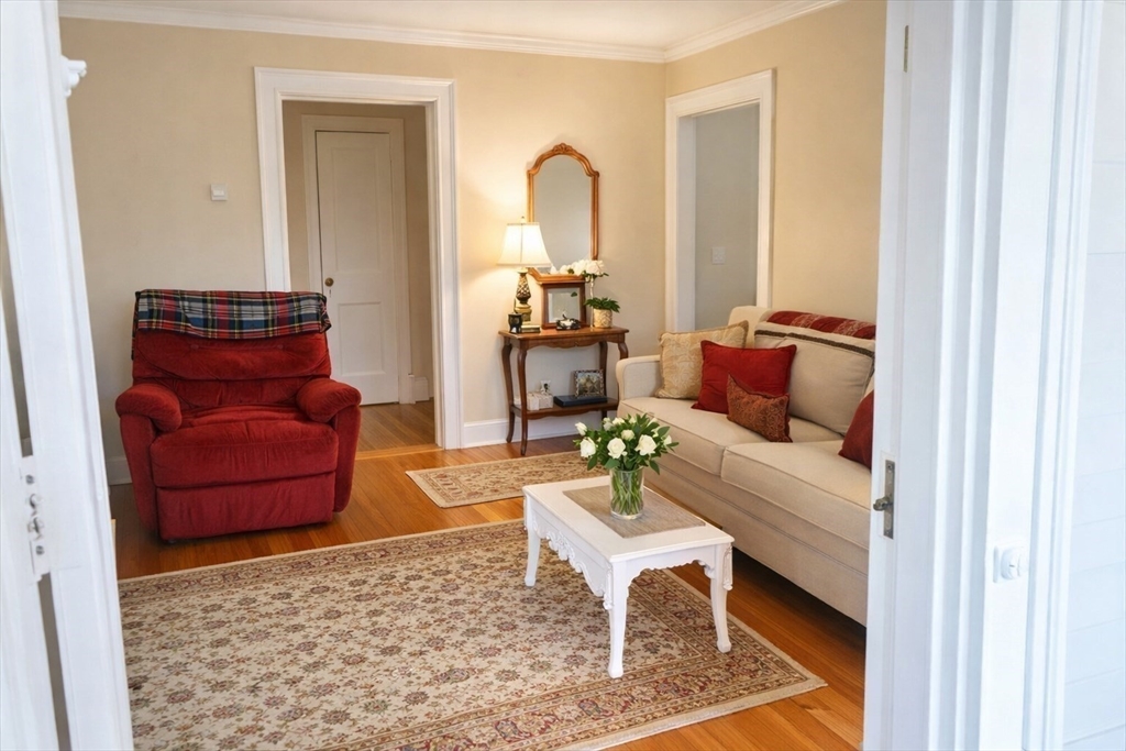 260 Elm Street Walpole, MA 02081 - Photo 11 of 33