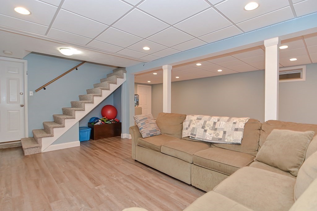 15 Caesar Chelor Drive Wrentham, MA 02093 - Photo 31 of 42