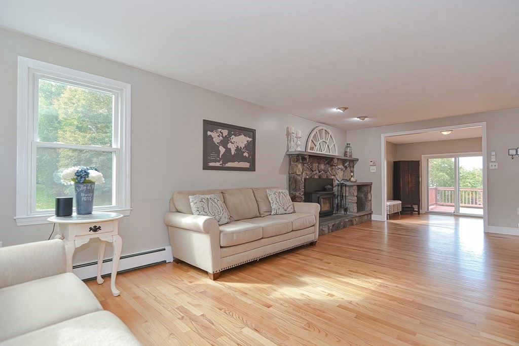 15 Caesar Chelor Drive Wrentham, MA 02093 - Photo 5 of 42