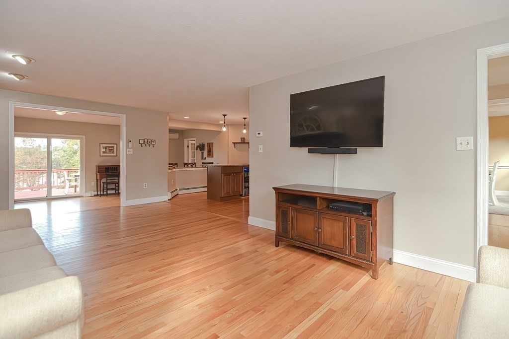 15 Caesar Chelor Drive Wrentham, MA 02093 - Photo 6 of 42