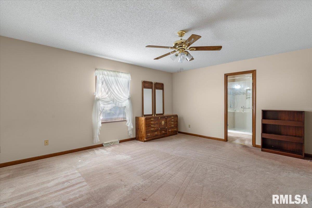 1816 Hunter Ridge Drive Springfield, IL 62704 - Photo 23 of 38 Gallery Image 23