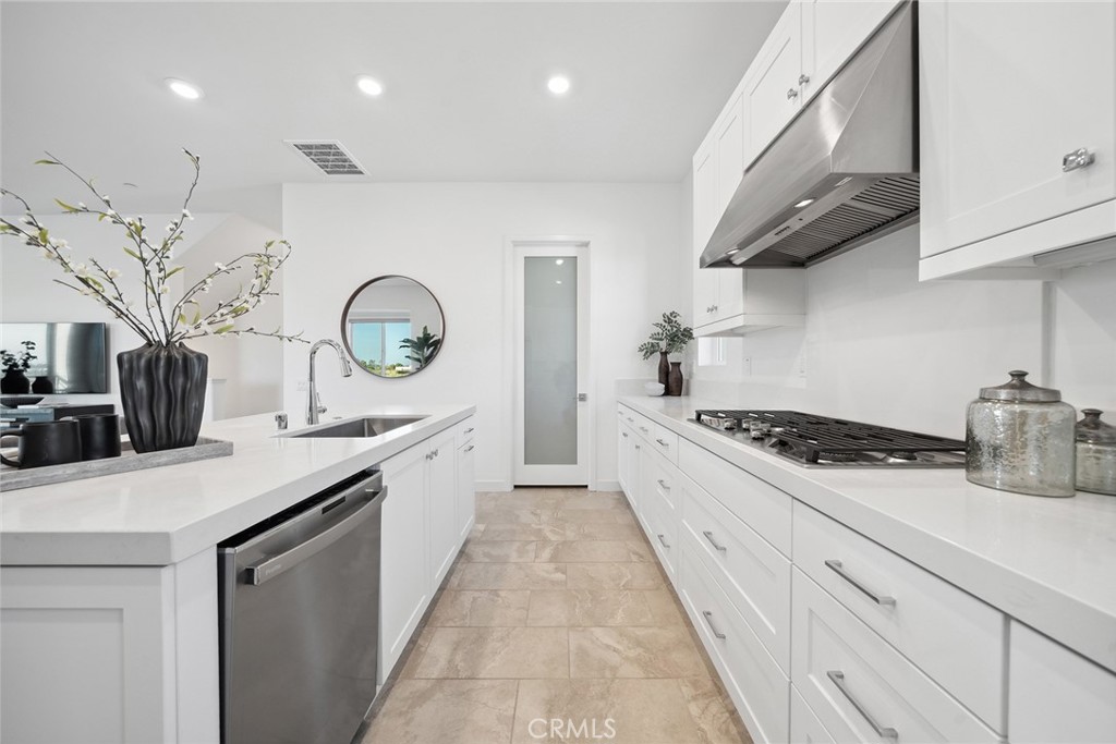 185 Sentosa Irvine, CA 92618 - Photo 35 of 57