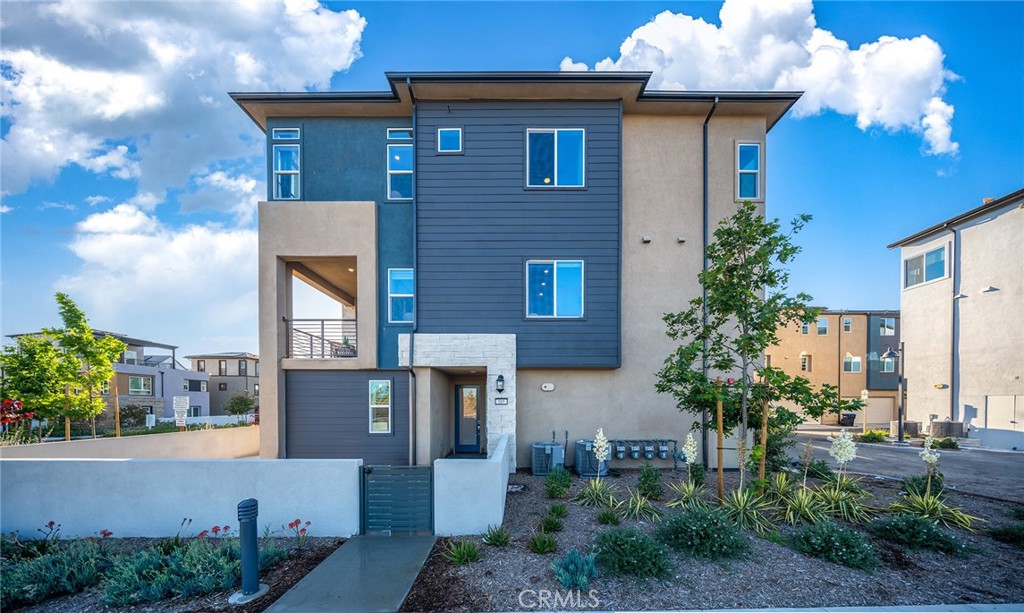 185 Sentosa Irvine, CA 92618 - Photo 53 of 57