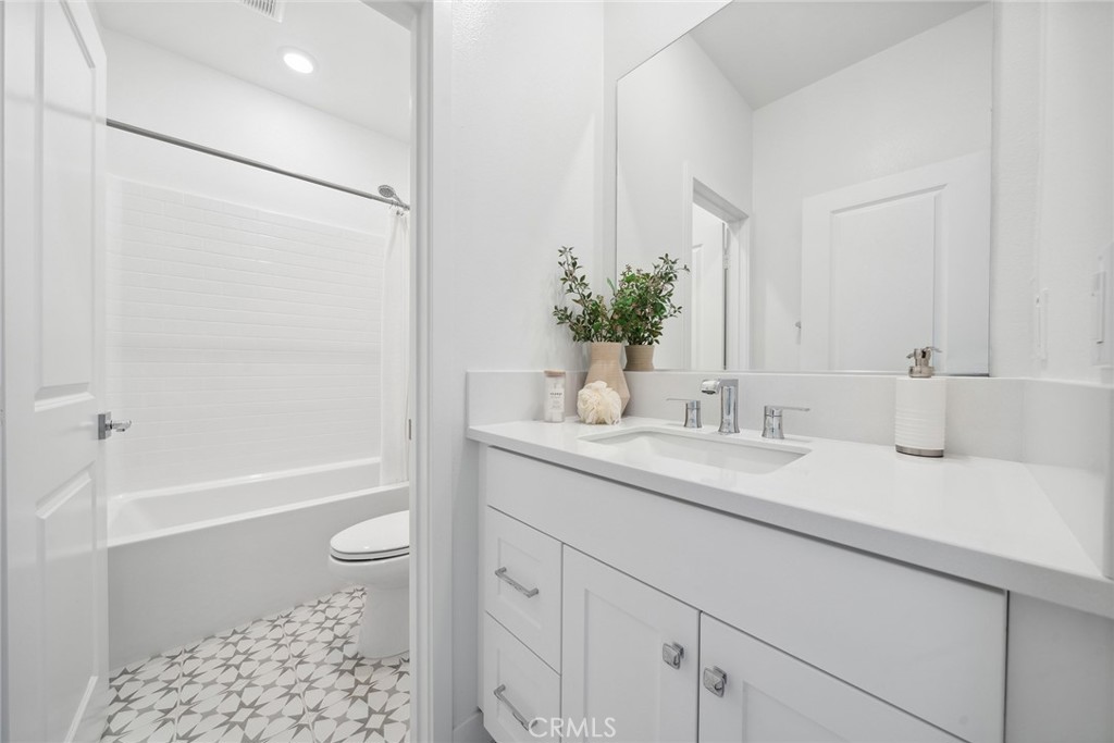 185 Sentosa Irvine, CA 92618 - Photo 7 of 57