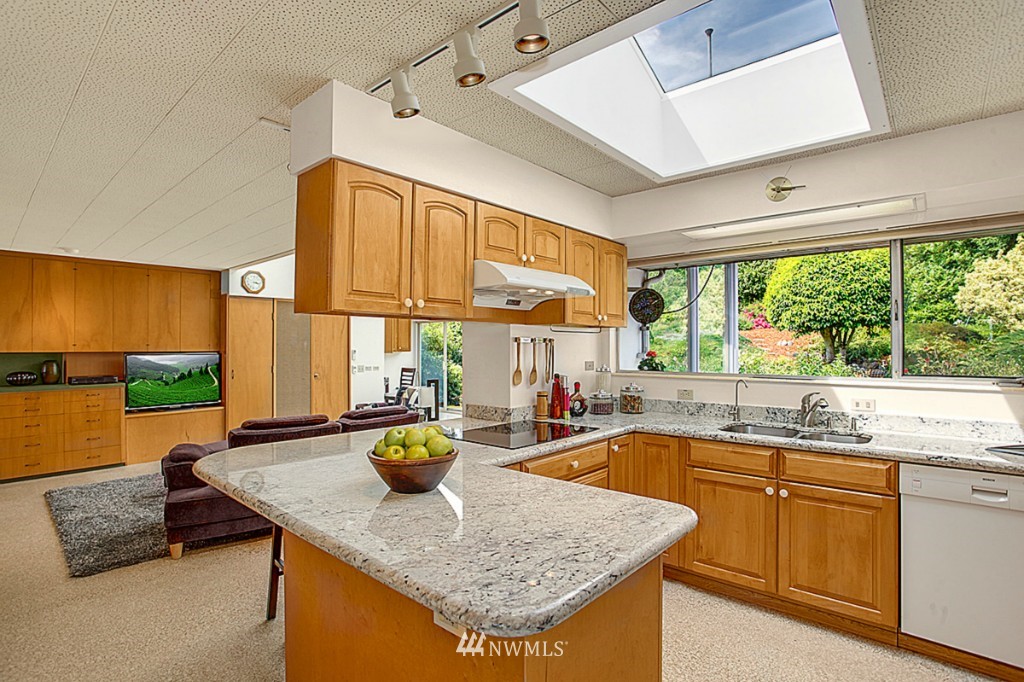 18796 Ridgefield Road Northwest Shoreline, WA 98177 - Photo 11 of 25 Gallery Image 11