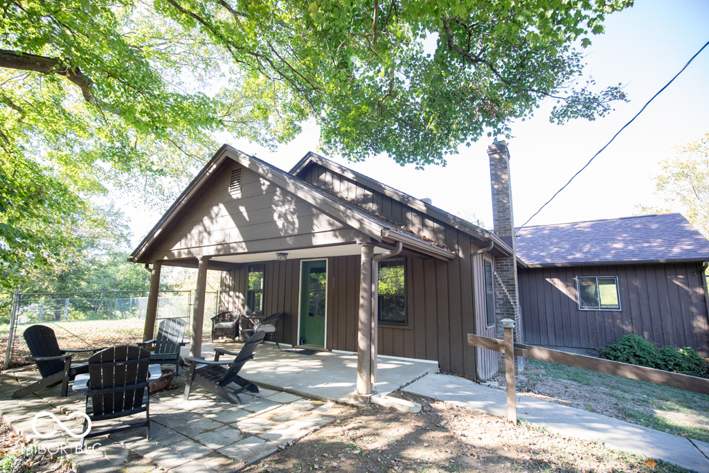 9760 West Old Nashville Road Columbus, IN 47201 - Photo 1 of 49