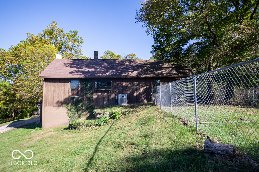 9760 West Old Nashville Road Columbus, IN 47201 - Photo 46 of 49