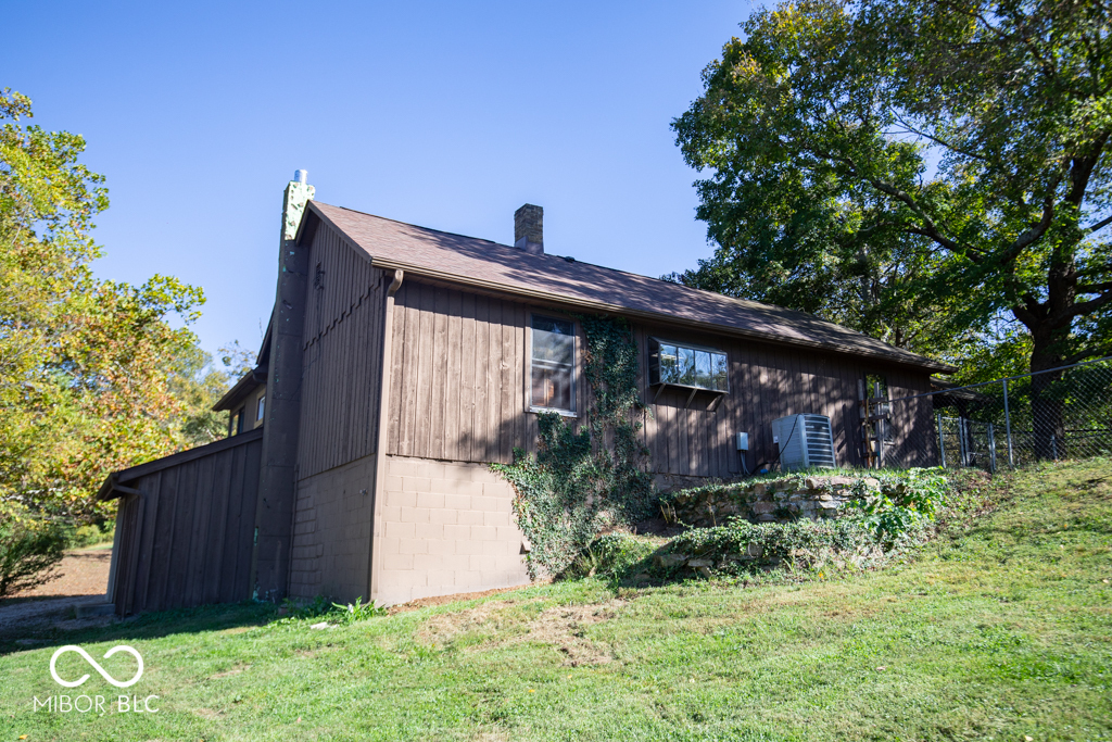 9760 West Old Nashville Road Columbus, IN 47201 - Photo 47 of 49