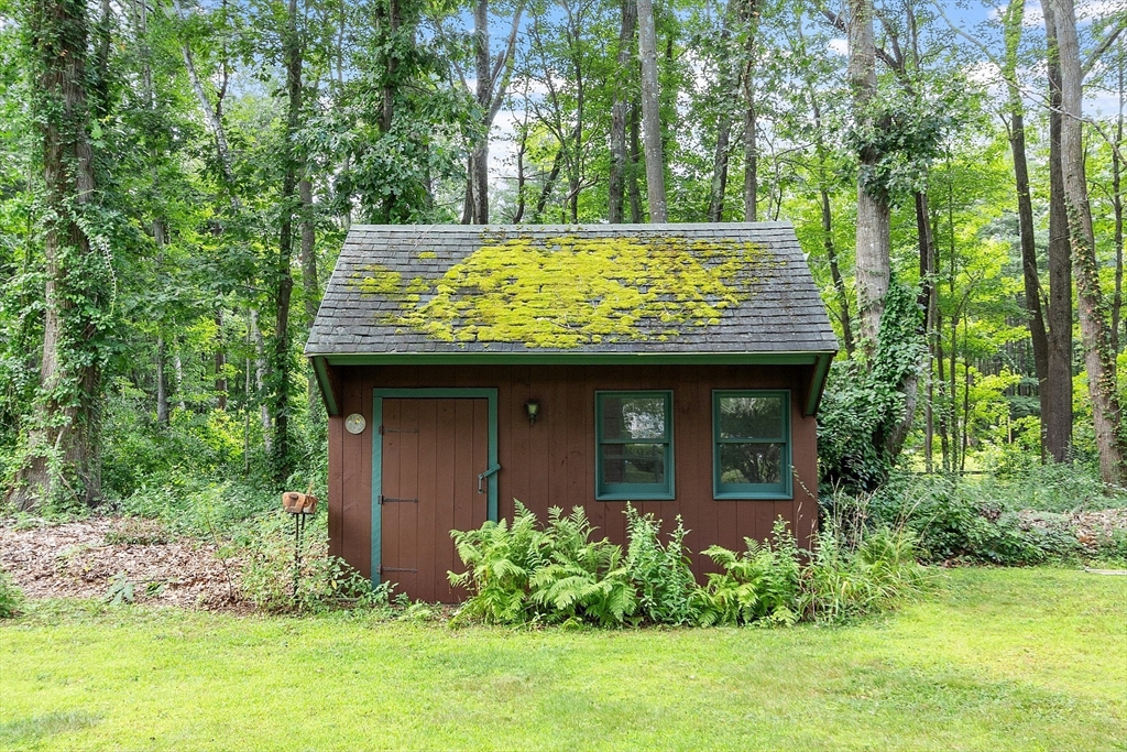 25 Cushing Street Salisbury, MA 01952 - Photo 37 of 40 front view of a house with a yard