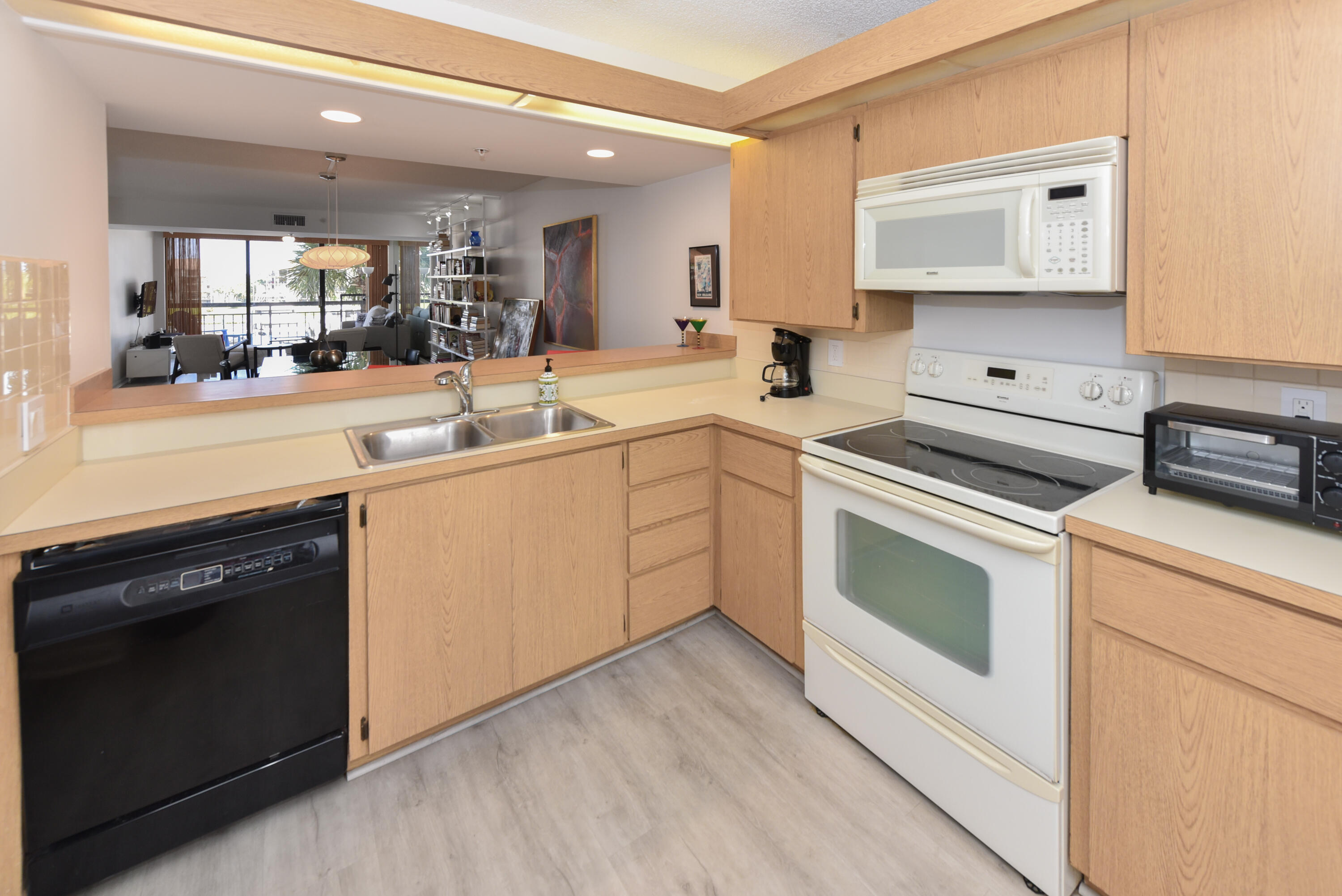 2401 Marina Isle Way, Unit 405 Jupiter, FL 33477 - Photo 12 of 30 2401 Marina Isle Way_#405_MaryJane Boors