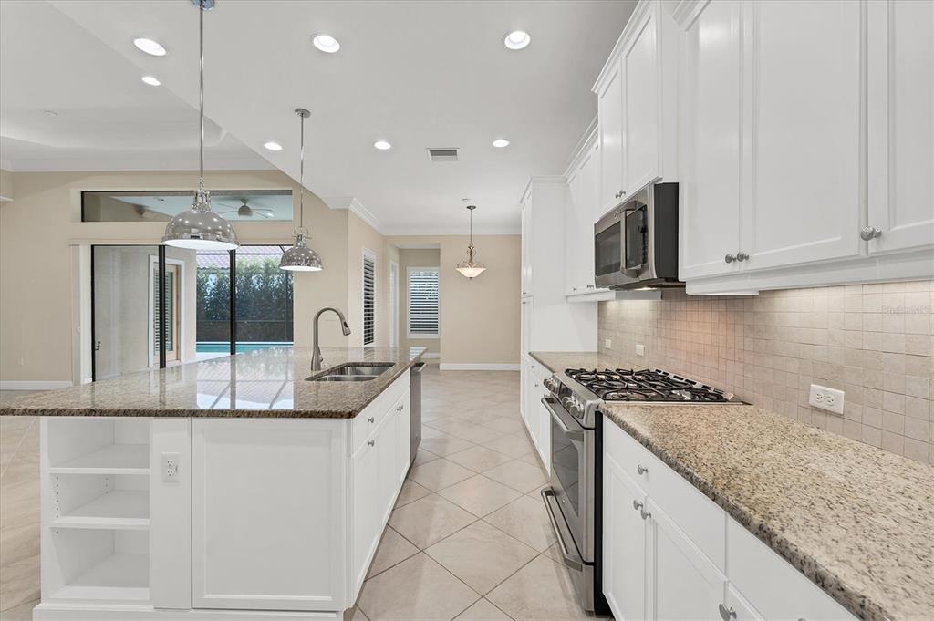 14215 Kinglet Terrace Lakewood Ranch, FL 34202 - Photo 30 of 95