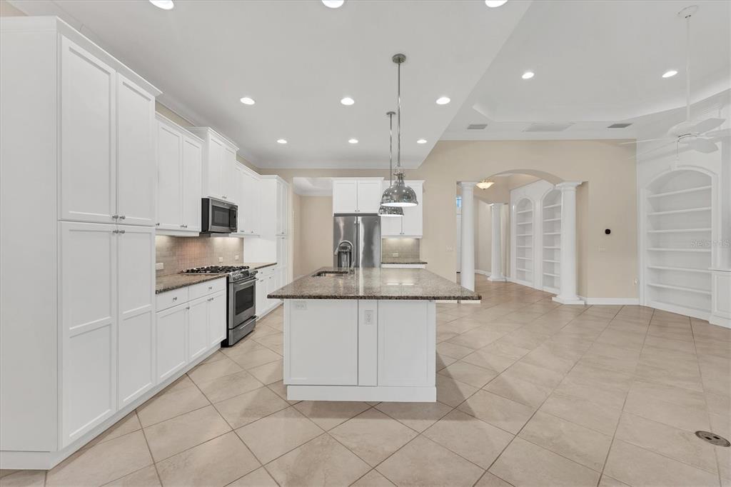 14215 Kinglet Terrace Lakewood Ranch, FL 34202 - Photo 32 of 95