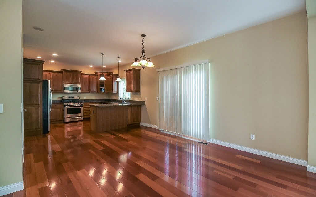 880 Rustic View Court Eldridge, IA 52748 - Photo 6 of 24 Gallery Image 6