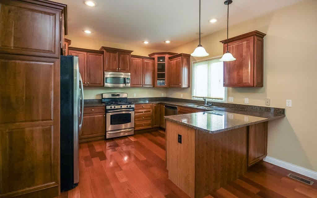 880 Rustic View Court Eldridge, IA 52748 - Photo 8 of 24 Gallery Image 8