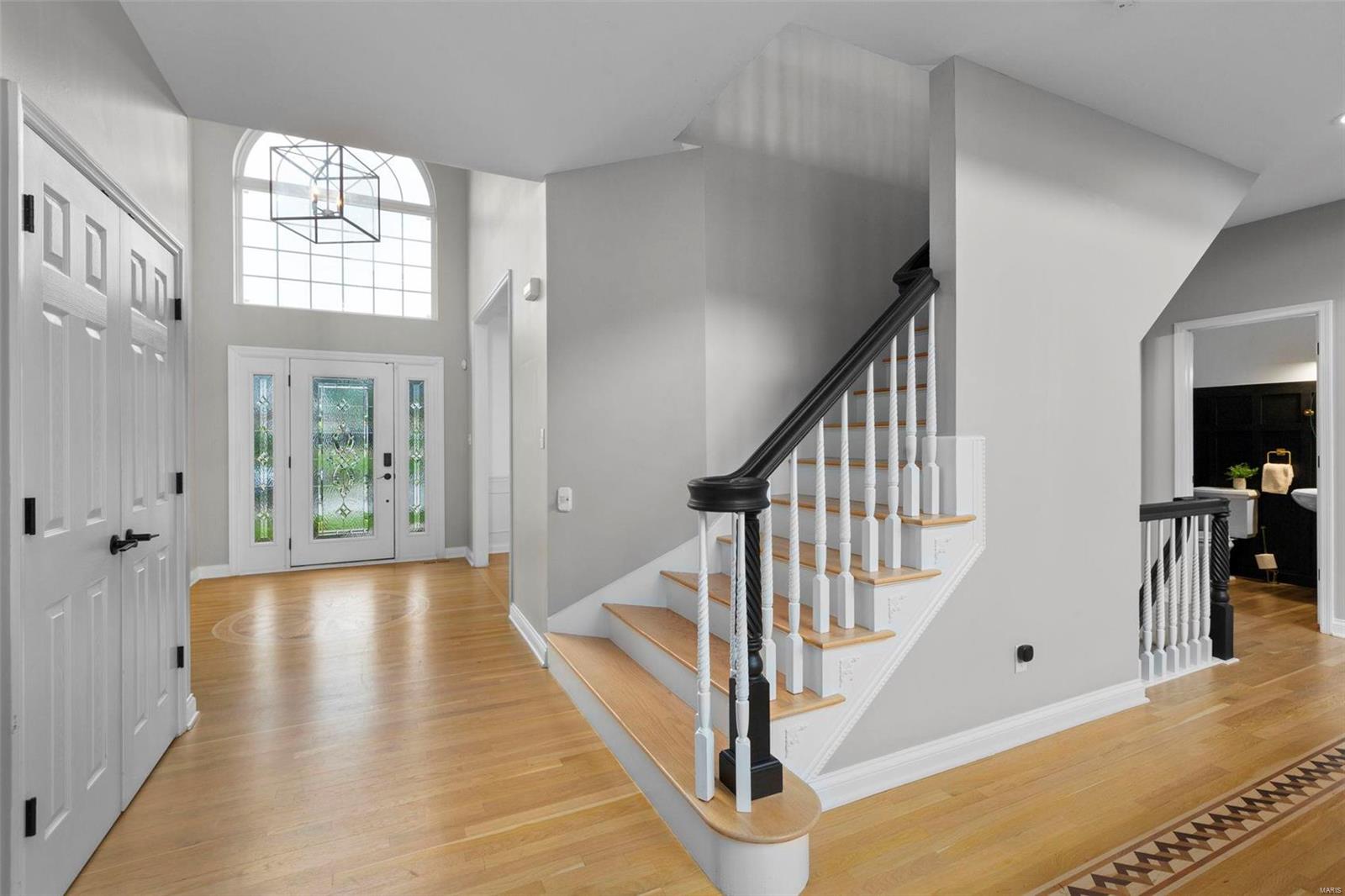 9788 Gerald Drive St. Louis, MO 63128 - Photo 2 of 56