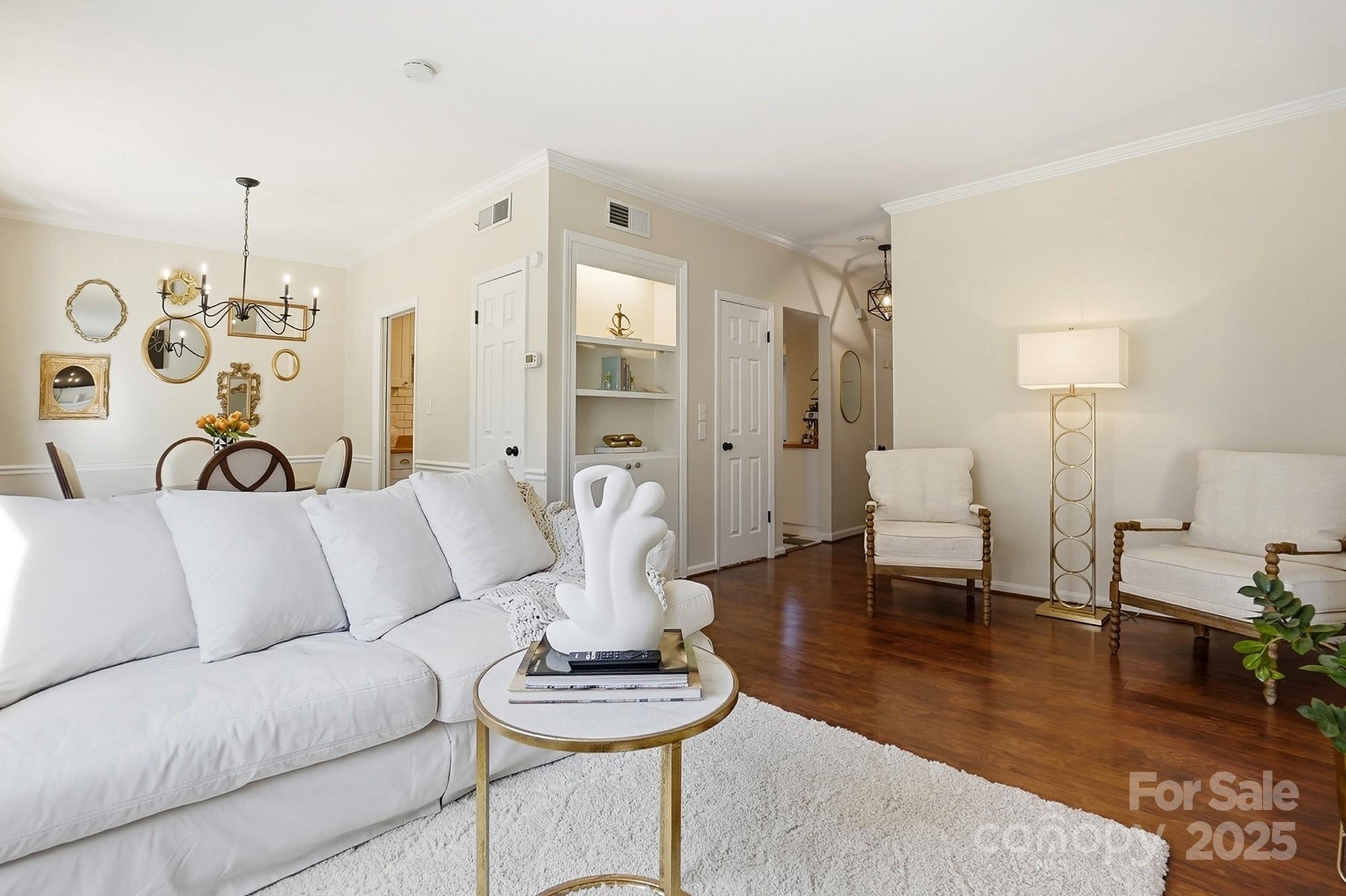 5913 Quail Hollow Road Charlotte, NC 28210 - Photo 12 of 47 a living room with furniture